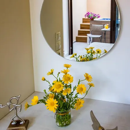 Apartment Aretousa *