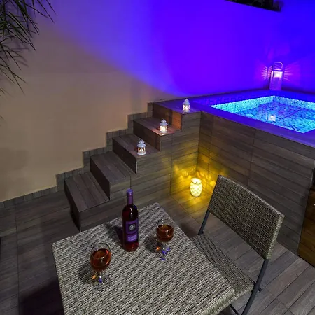 Apartment Aretousa *